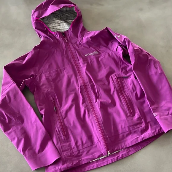 White new women’s Columbia titanium jacket in size medium - Picture 1 of 10